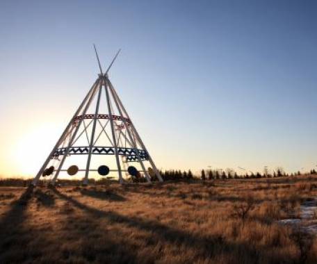 Indigenous Alberta : A 6-Day Journey Through Land and Culture